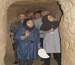 بازدید ریاست محترم پژوهشکده باستان شناسی از بافت تاریخی و شهرزیرزمینی نوش آباد.