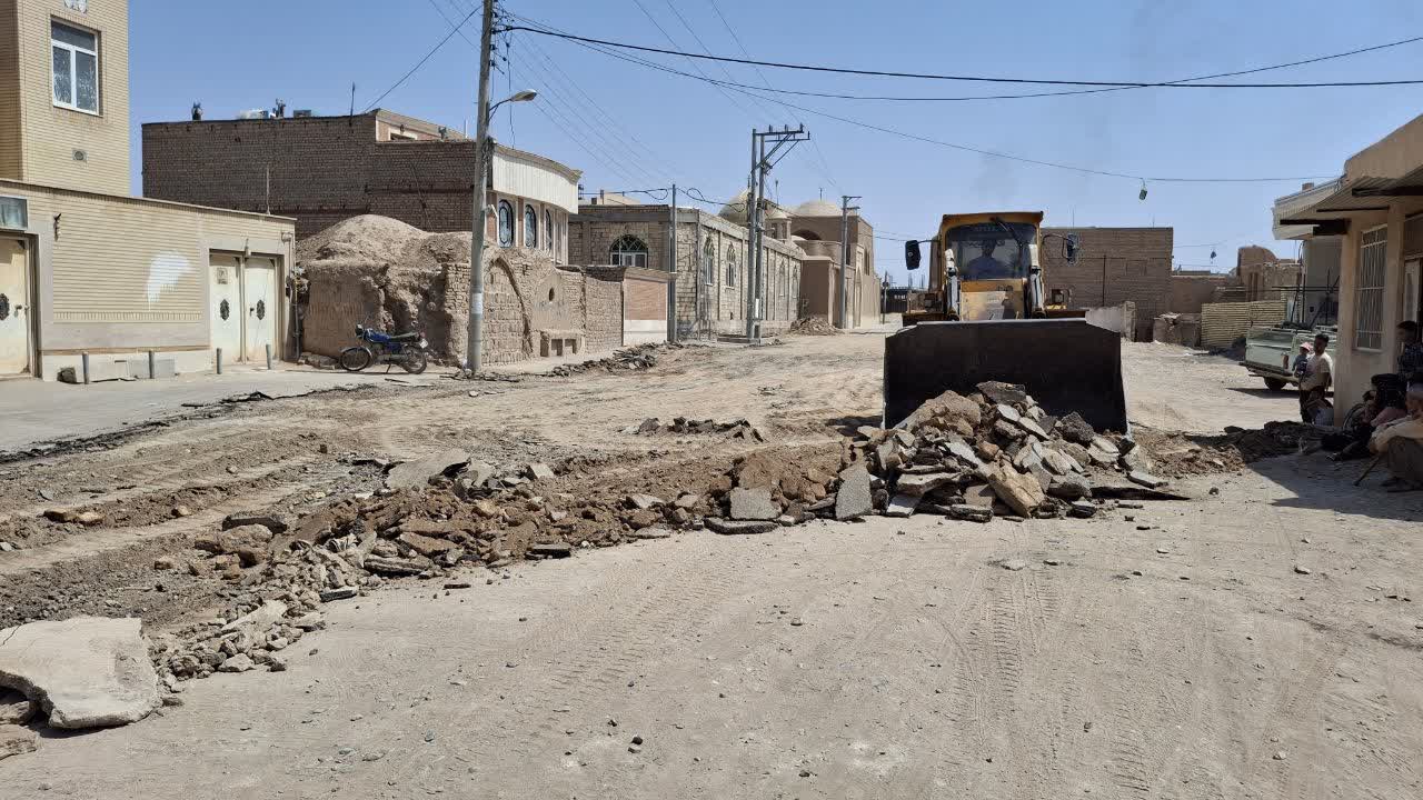 آغاز عملیات بهسازی کوچه مسجد جامع، گامی دیگر در مسیر ارتقای معابر شهر نوش آباد